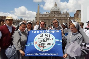 Religiosi, suore e preti manifestano e digiunano per il referendum per l'acqua pubblica
