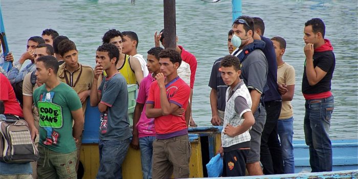 Persone, non clandestini