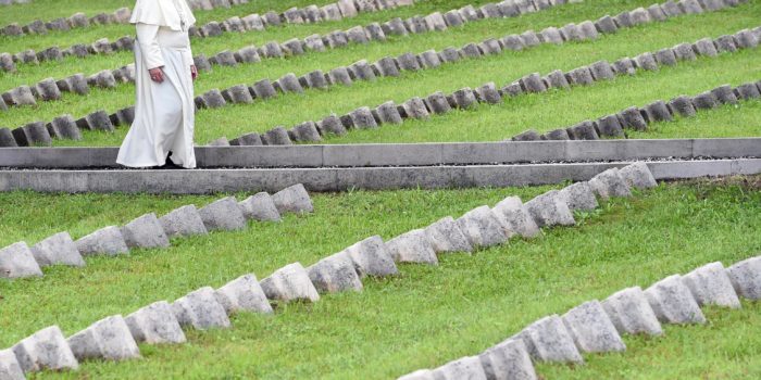 La guerra, una follia da abolire