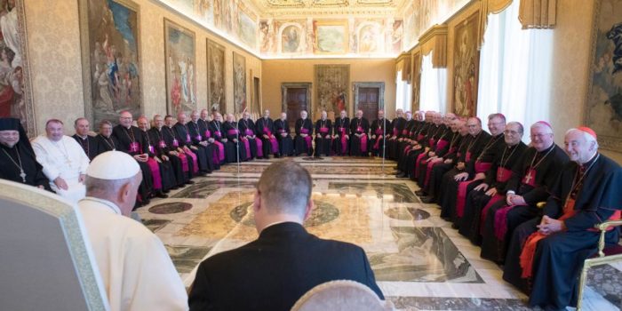 Chiesa Italiana, molti cantieri per un sinodo fragile